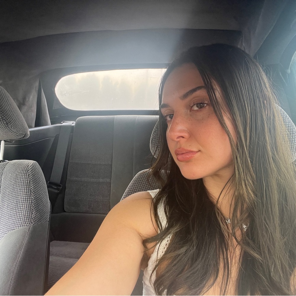 Meet your Posher, Ari